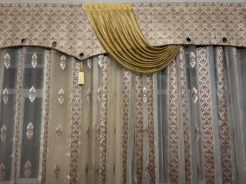 Продам шторы в зал