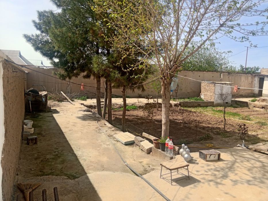 Uy sotiladi yashil dunyo bozoriga piyoda 5 minutlik yo'l