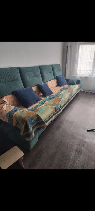 Диван срочно продам
