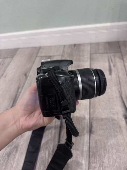 Canon EOS 550D в хорошем состоянии