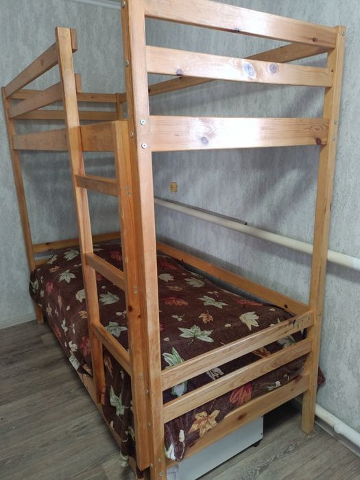 Продам кровать 2х ярусную