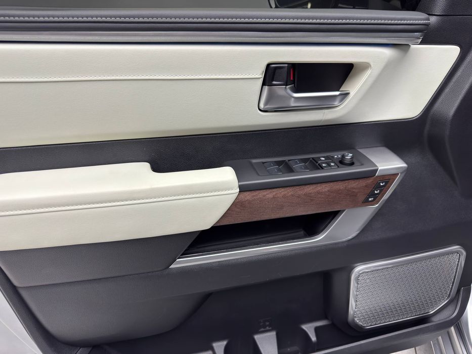 Продается Toyota Sequoia