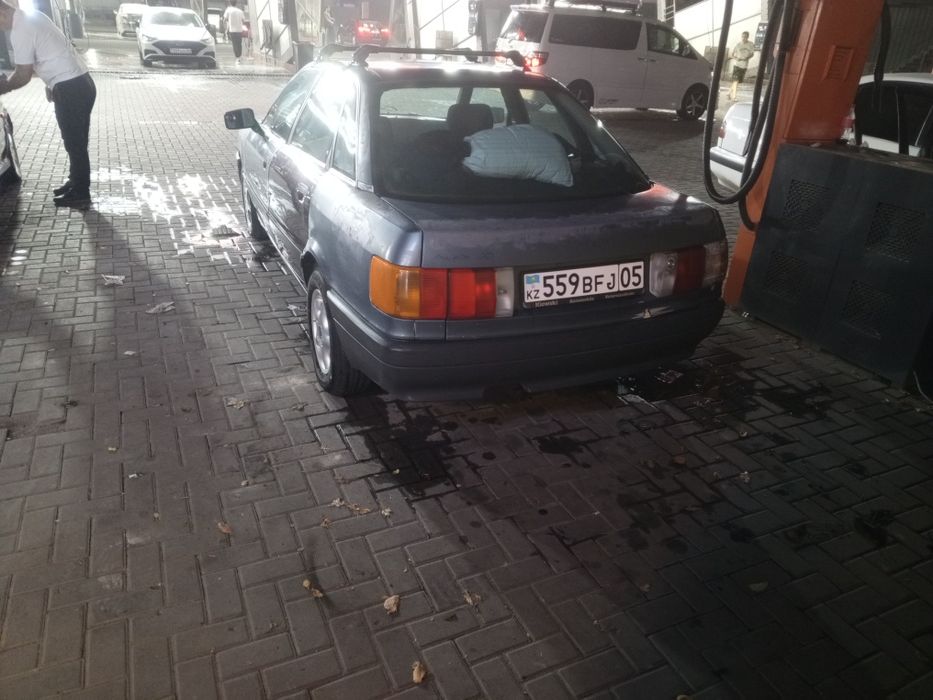 Продам Ауди 80 б3 на ходу