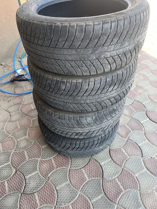 Vand 4 Anvelope Dunlop All Season RunFlat