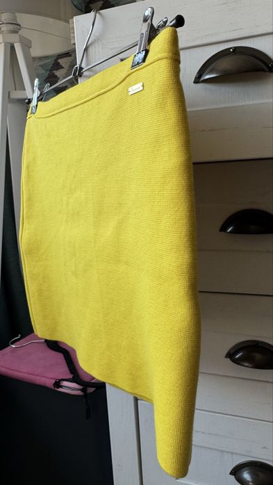 Нова дамска пола Dsquared2 размер S