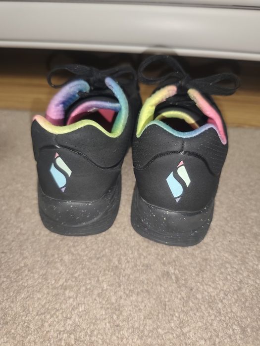 Adidași Skechers negri m 36