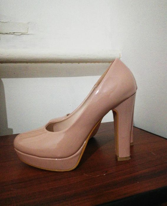 Туфельки пудрового оттенка