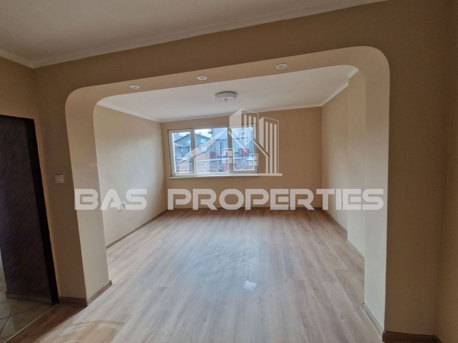 Етаж от къща в София-Левски площ 80