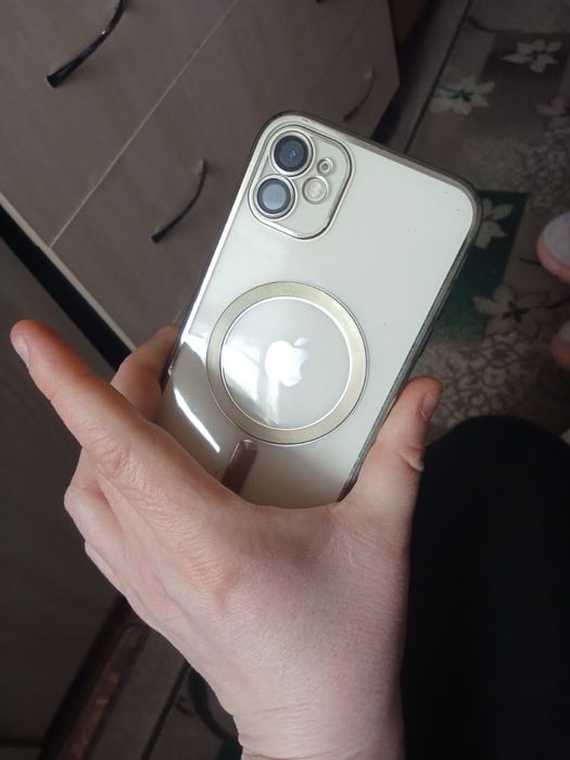 Продам айфон 11 в отличном состояние