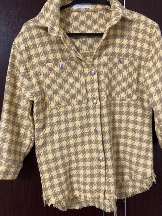 Риза на марката ZARA