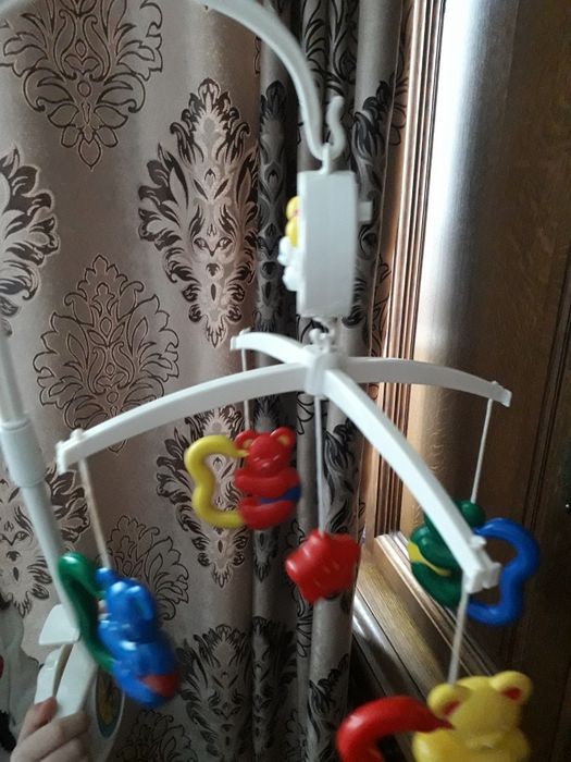 Carusel muzical si diverse jucarii  muzicale