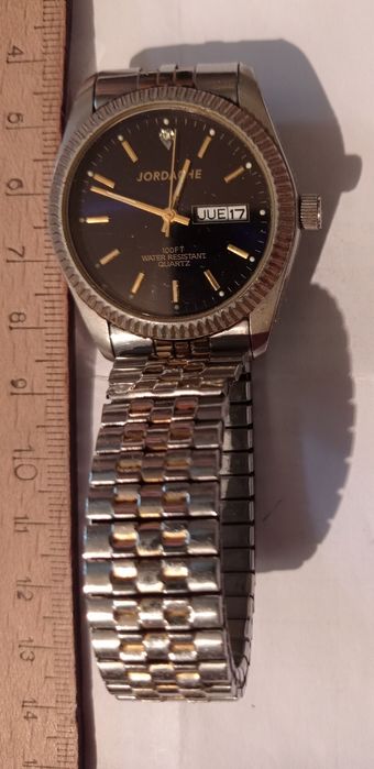 Vând sau schimb ceas marca Jordache cu dată și zi,mecanism quartz.