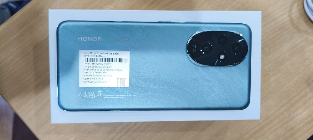 Продам смартфон HONOR 200 12/512