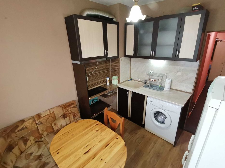 Дава се под наем Едностаен апартамент в Бургас, Меден рудник - зона А - 50 кв.м за 127.5 € - Снимка #2