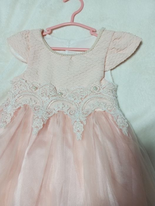 продаю нарядное платье