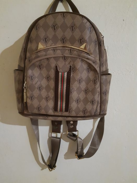 Ар турли Сумкалар сатылады.