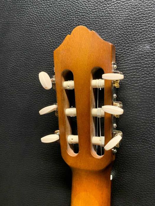 gitara srochni sotilade YAMAHA C40
srochni sotilade