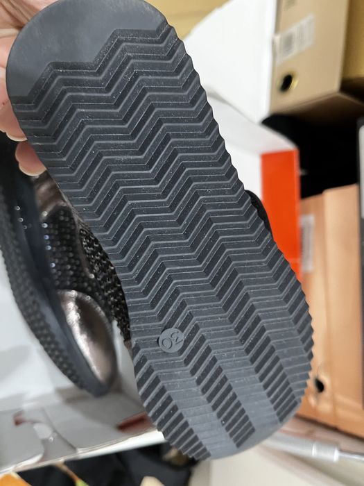 Продам обувь детская