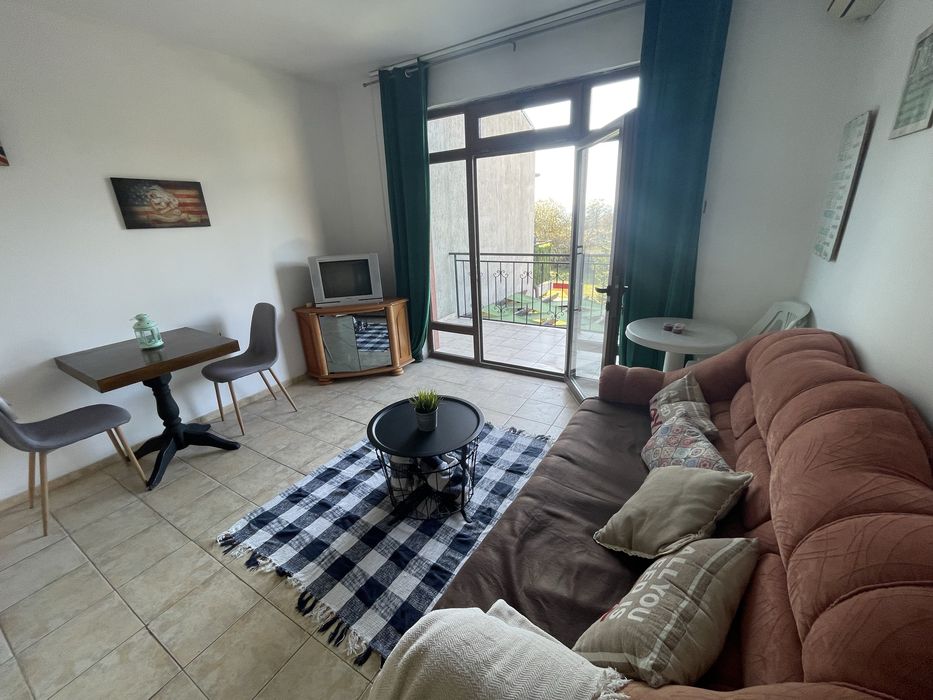 Продавам двустсен с морска гледка в Св. Влас !