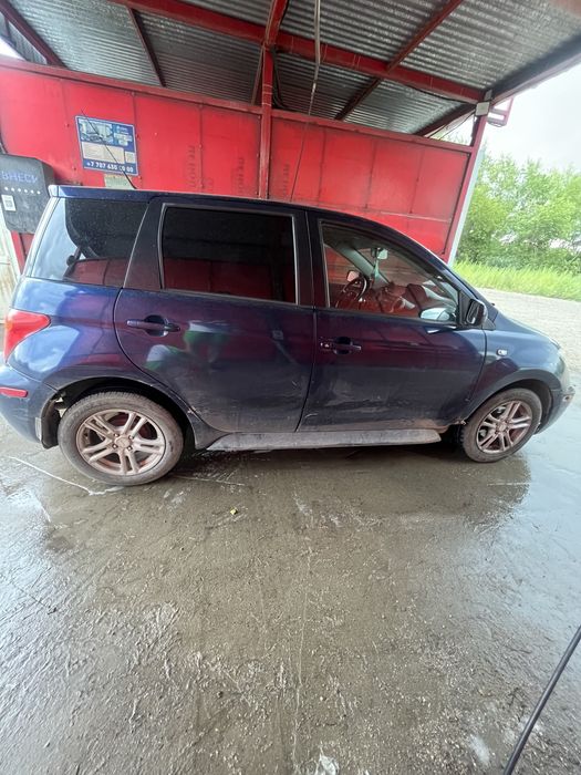 Tayota scion xa 2004 года
