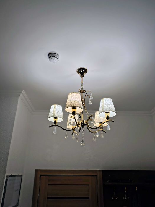 Продам люстры, красивые