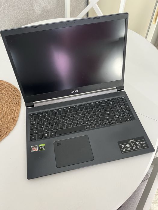 Продаю игровой ноутбук Acer Aspire 7 A715-42G.