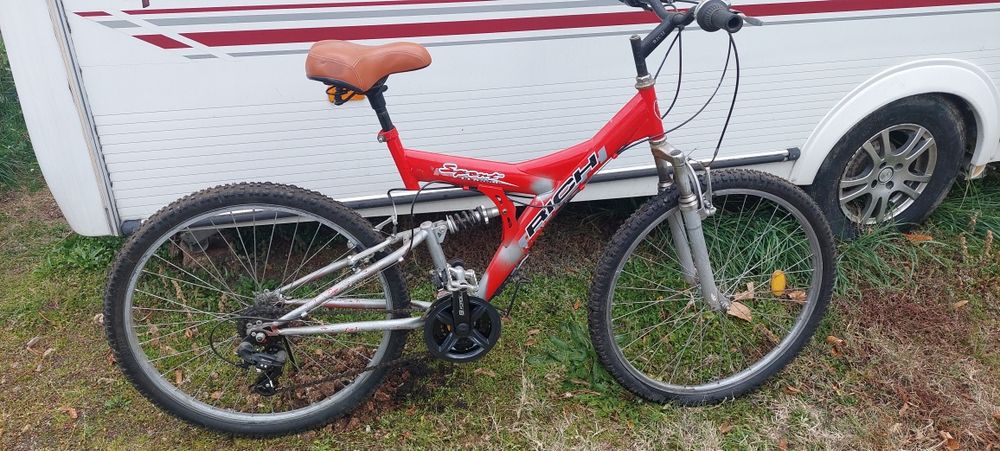 Vând  bicicletă Rich Sport.