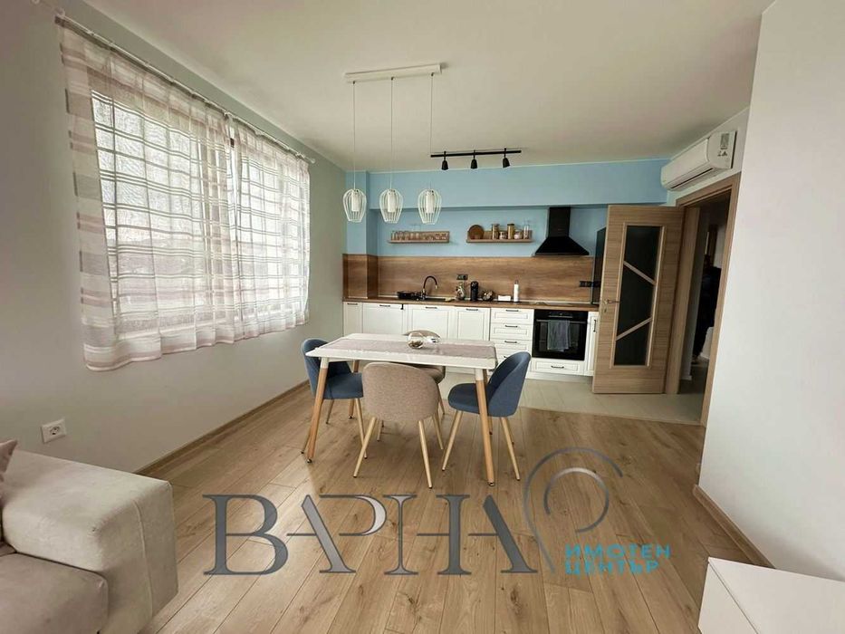 Дава се под наем Двустаен апартамент в Варна, Център - 70 кв.м за 398.82 € - Снимка #2