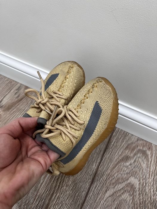 Продается детская обувь