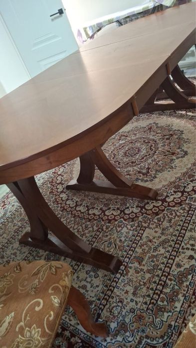 Стол б/у раздвижной хорошего качества
