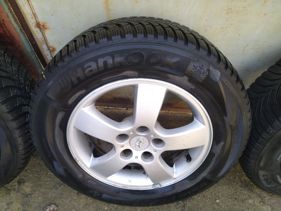 Anvelope iarna  Hyundai Tucson/ SantaFe 215/65/R16  98H cu jenti alumi