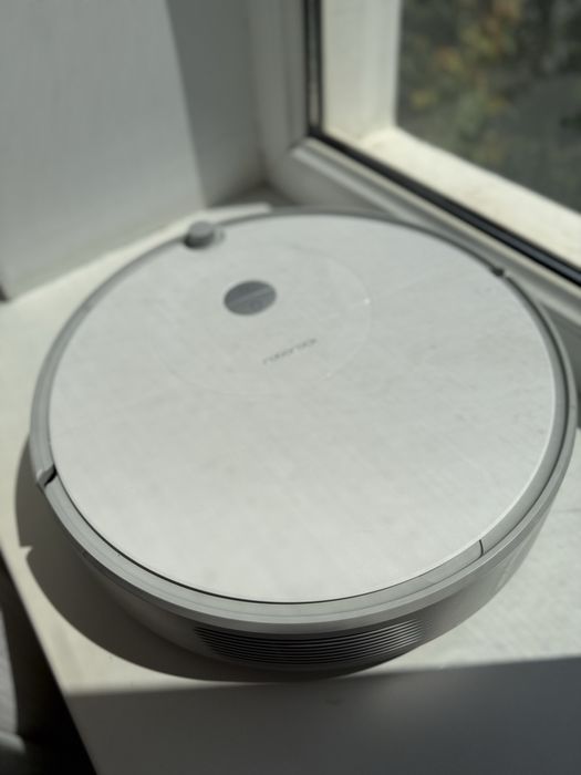 Продам робот пылесос