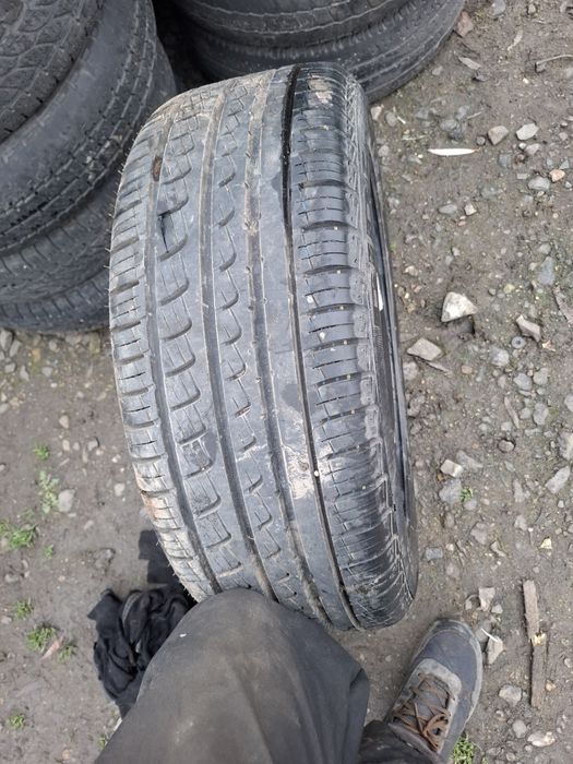 Vand roata rezerva R 17 cu anvelopa noua 215 55 17 pireli