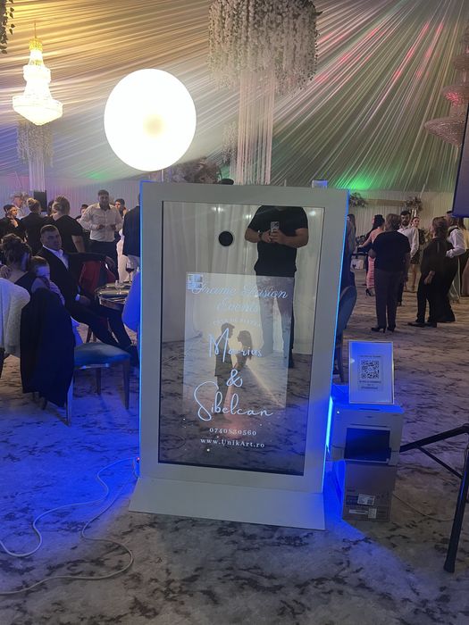 Oglinda Magica /Cabina foto Fum greu