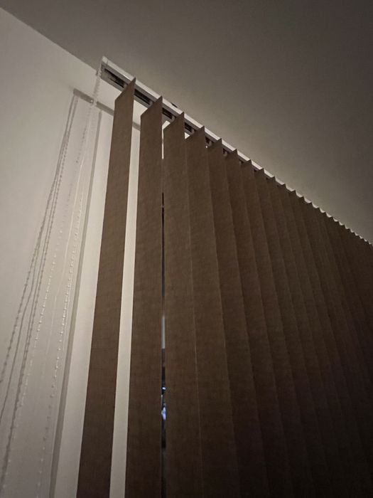 Продавам 3 броя щори