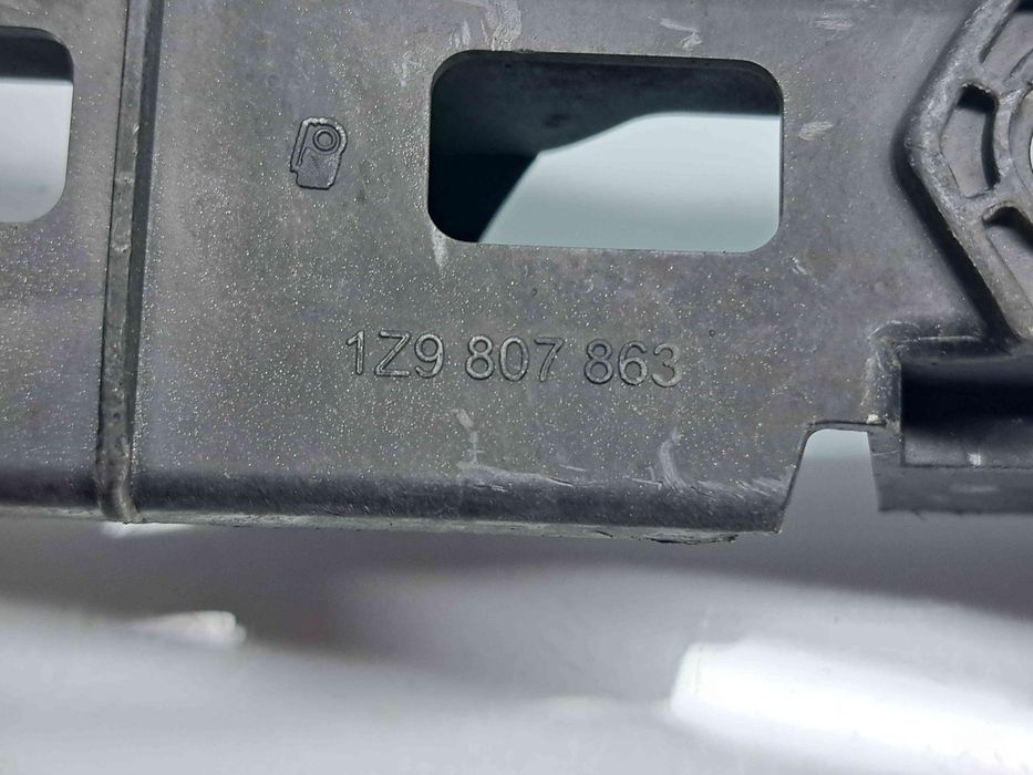 Suport central bara spate Skoda Octavia 2 Combi (1Z5) [Fabr 2004-2013]