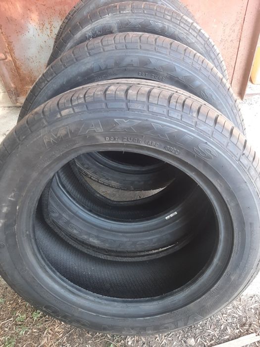 Продам шины 215/55/16