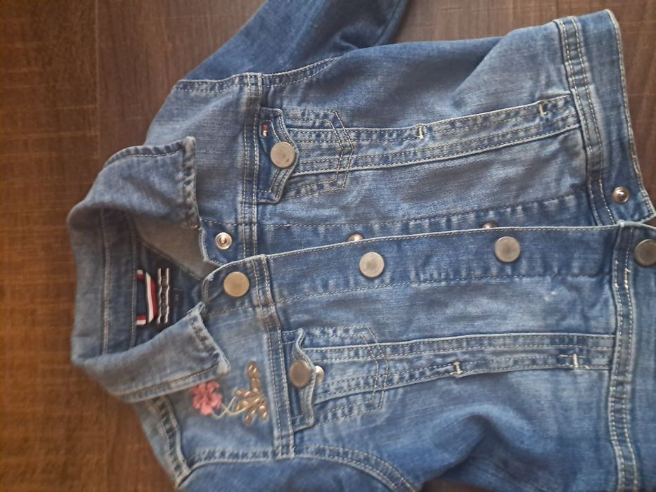 Geaca tommy hilfiger mărimea 104