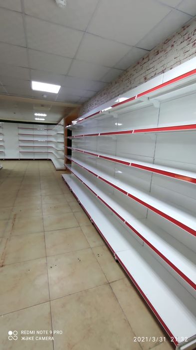 Пристенные стеллажи