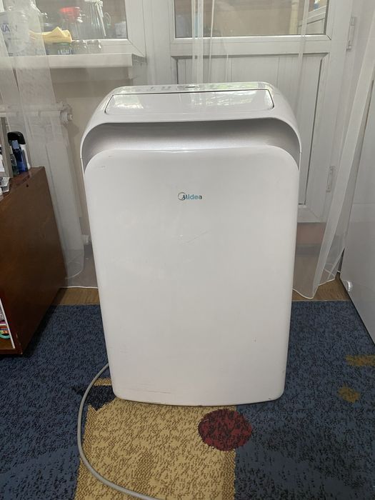 Продам мобильный напольный кондиционер Midea