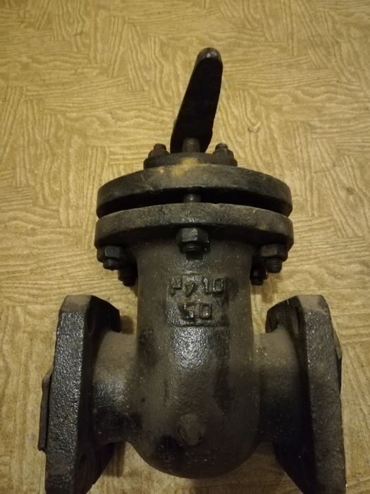 Задвижка чугунная