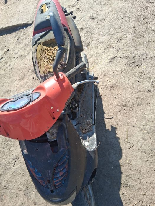 Vând scuter pese trebuie doar carburator nou