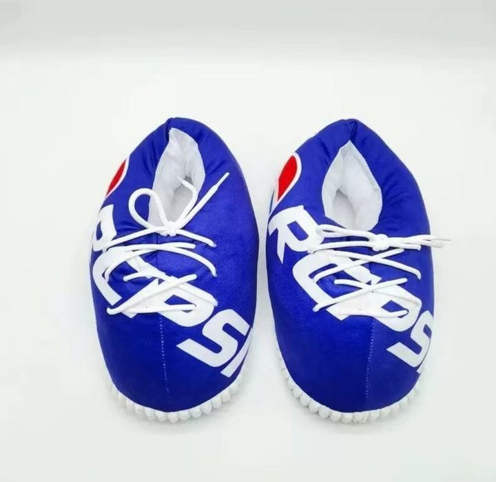 Домашние тапочки в виде кроссовок