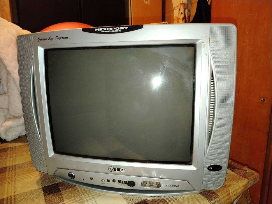 Телевизор LG б/у для дачи