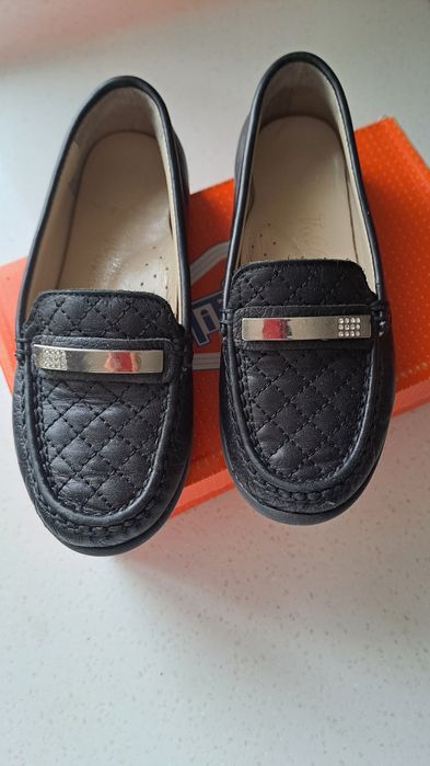 Продам кожанную обувь.