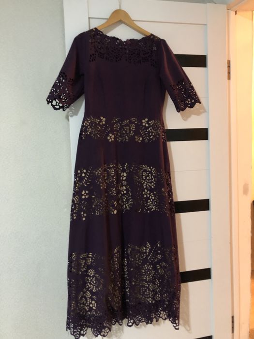 Продам платье одетая