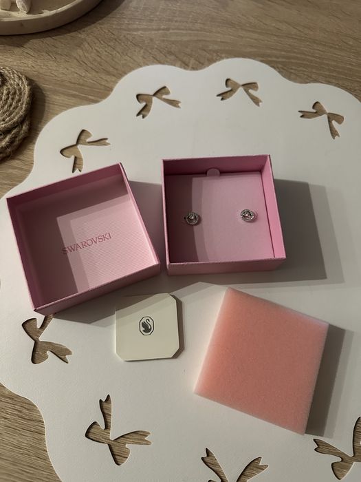 Обеци Swarovski Constella