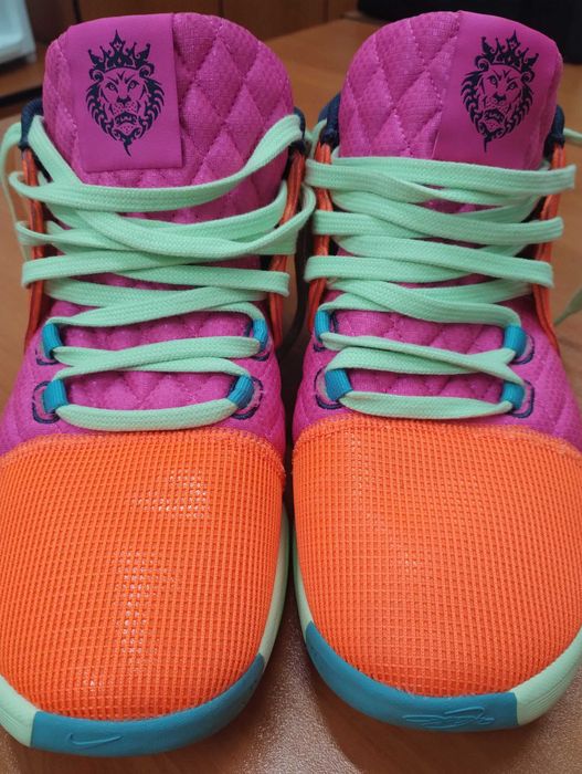 Мъжки баскетболни маратонки Nike Le Bron witness