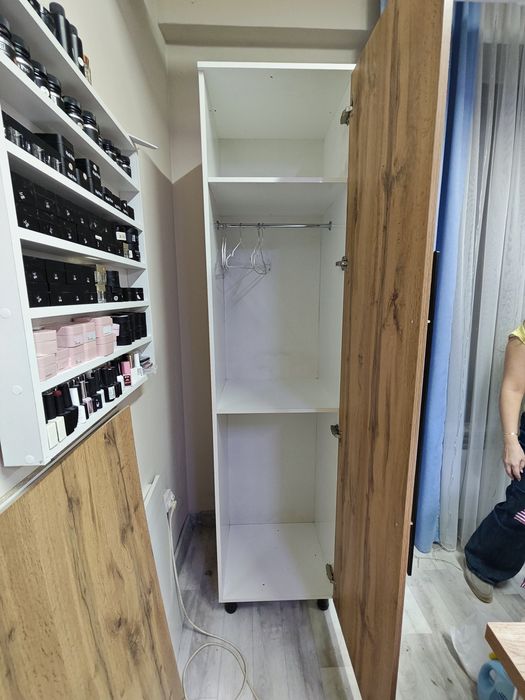 Продам шкаф в отличном состоянии.