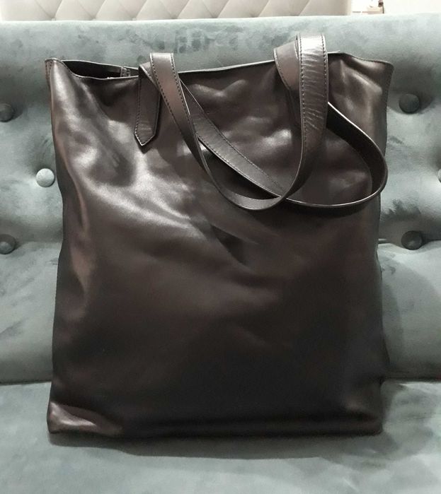 Geanta pe umar, neagra, din pliele naturala